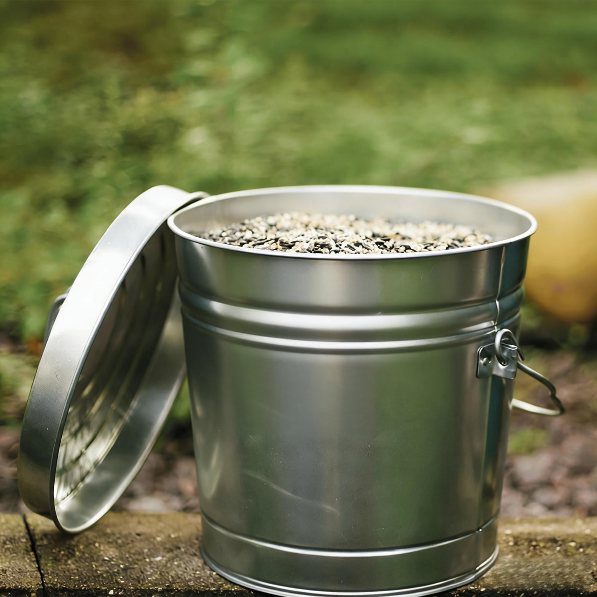 6 Gallon Galvanized Steel Storage Can with Locking Lid F2462