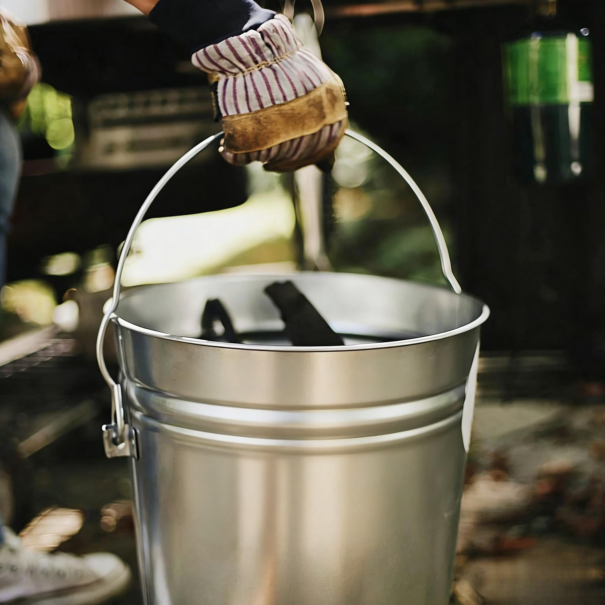 6 Gallon Galvanized Steel Storage Can with Locking Lid F2462